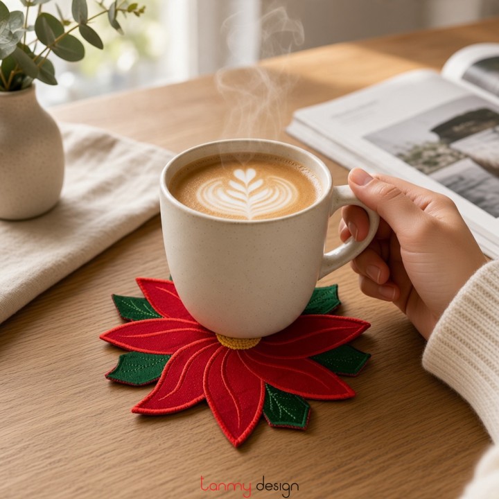 Lót cốc Noel hoa đỏ lá xanh tròn 30cm